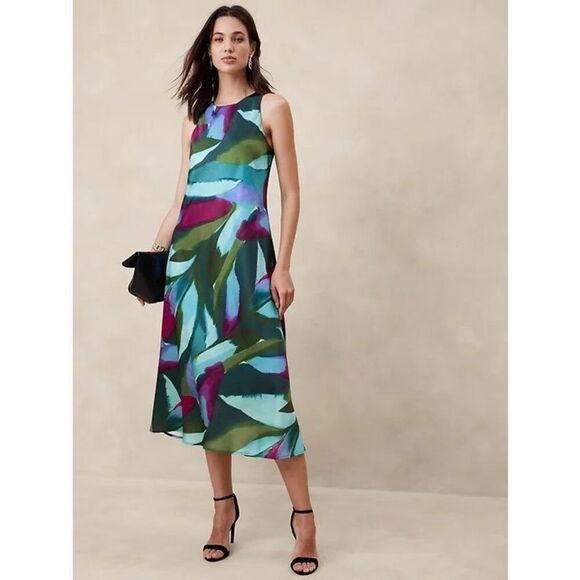 ✨Banana Republic SILKY CREPE MIDI SZ SMALL DRESS✨ - Picture 1 of 8